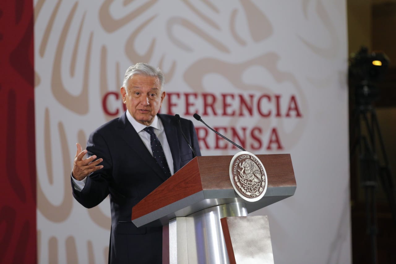 AMLO dijo que hay presupuesto suficiente para la construcción de la refinería.  (Omar Franco)