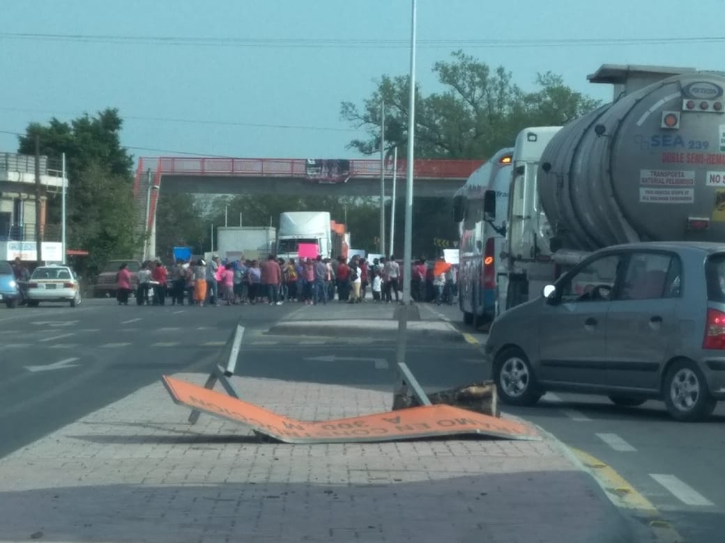 Se manifiestan contra recortes presupuestales al campo.