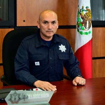 El comisionado está retenido por habitantes. (Especial)