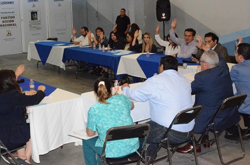 Durante la votación interna. (Especial)