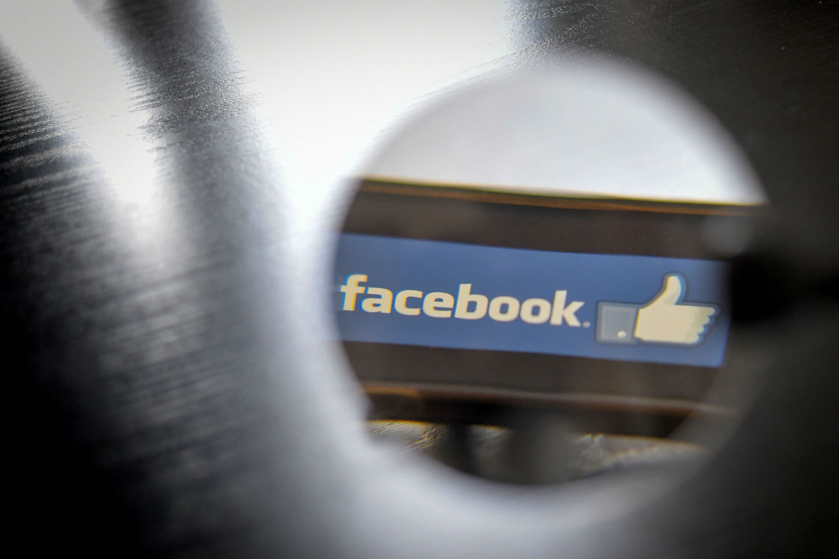 Facebook pasa por una crisis de protección de datos. (AFP)