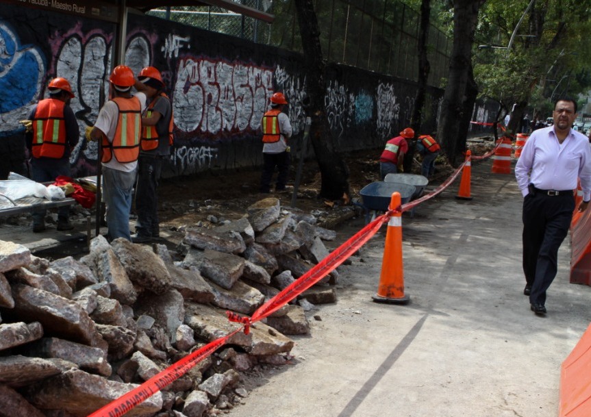 El titular de la Sobse afirmó que al final del sexenio se habrá intervenido toda la carpeta asfáltica de la capital. | Cuartoscuro