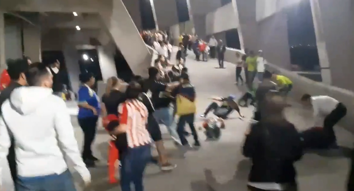 Violencia en el Estadio Azteca (Especial)