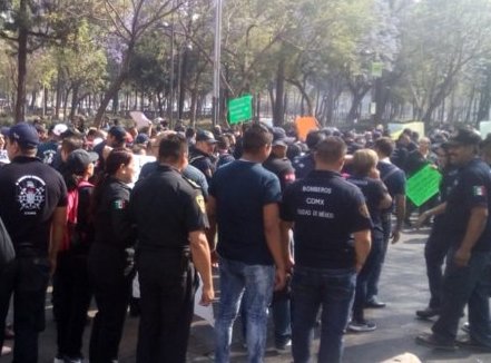 Bomberos de CdMx: exigen el despido de Ismael Figueroa. | Twitter @OVIALCDMX