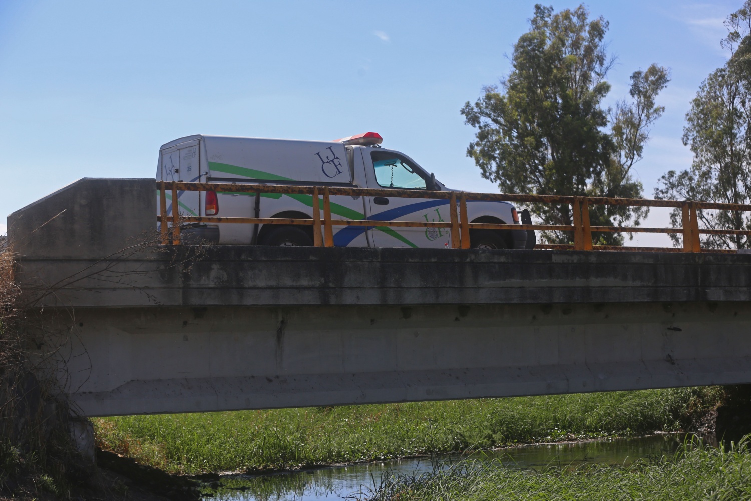 El último cadáver fue localizado debajo del puente conocido como "El Capulín". (Fernando Carranza)