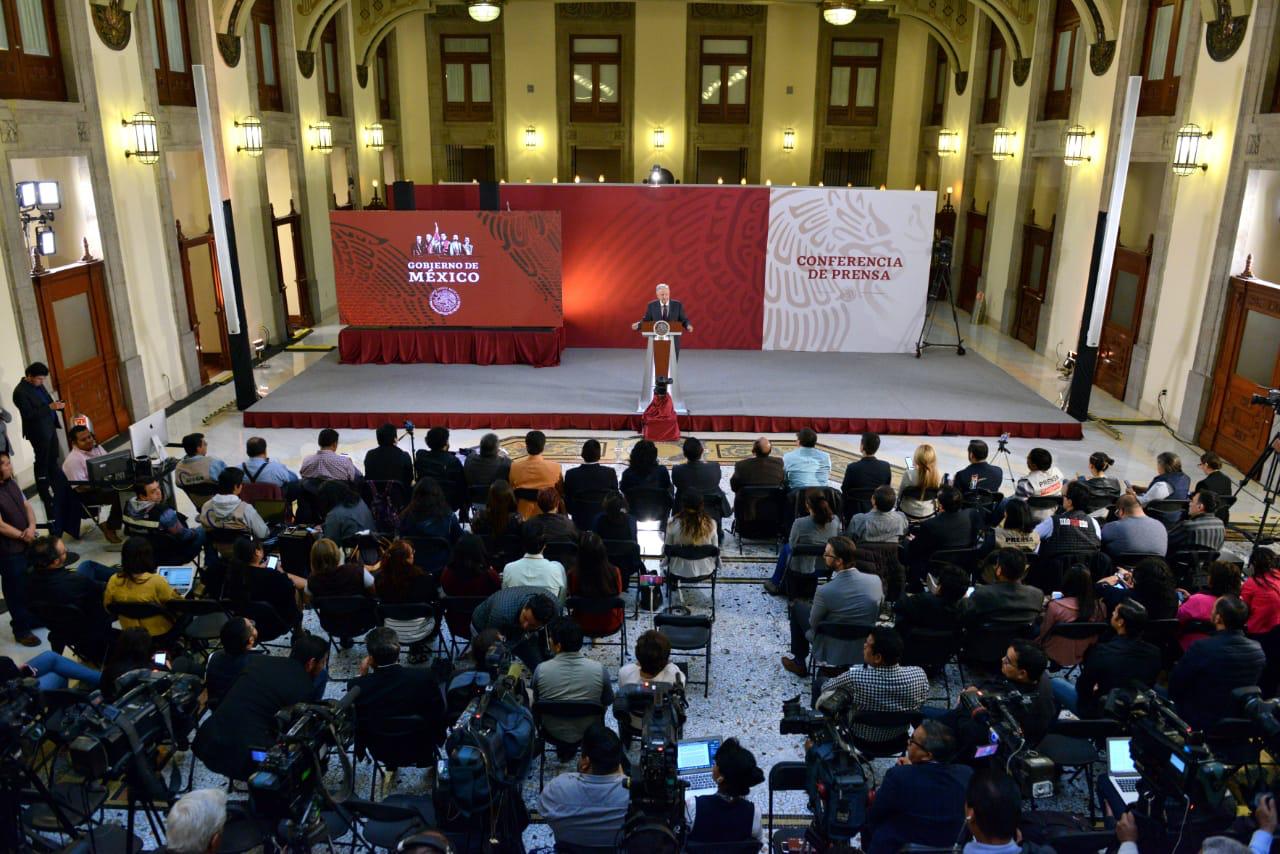 El Presidente reveló que la administración contrató a 50 mil elementos de seguridad privada para cuidar oficinas de gobierno (Presidencia)