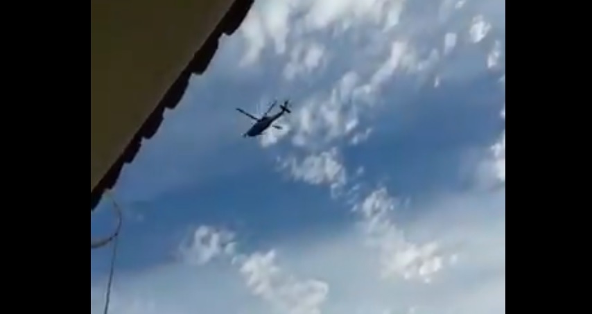 Helicópteros sobrevolaron por la localidad. (Cortesía)