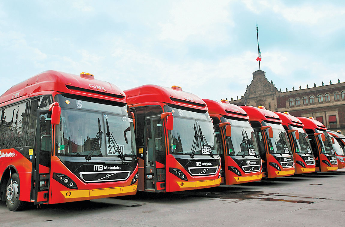 La empresa añadió 70 autobuses a la red. (Araceli López)