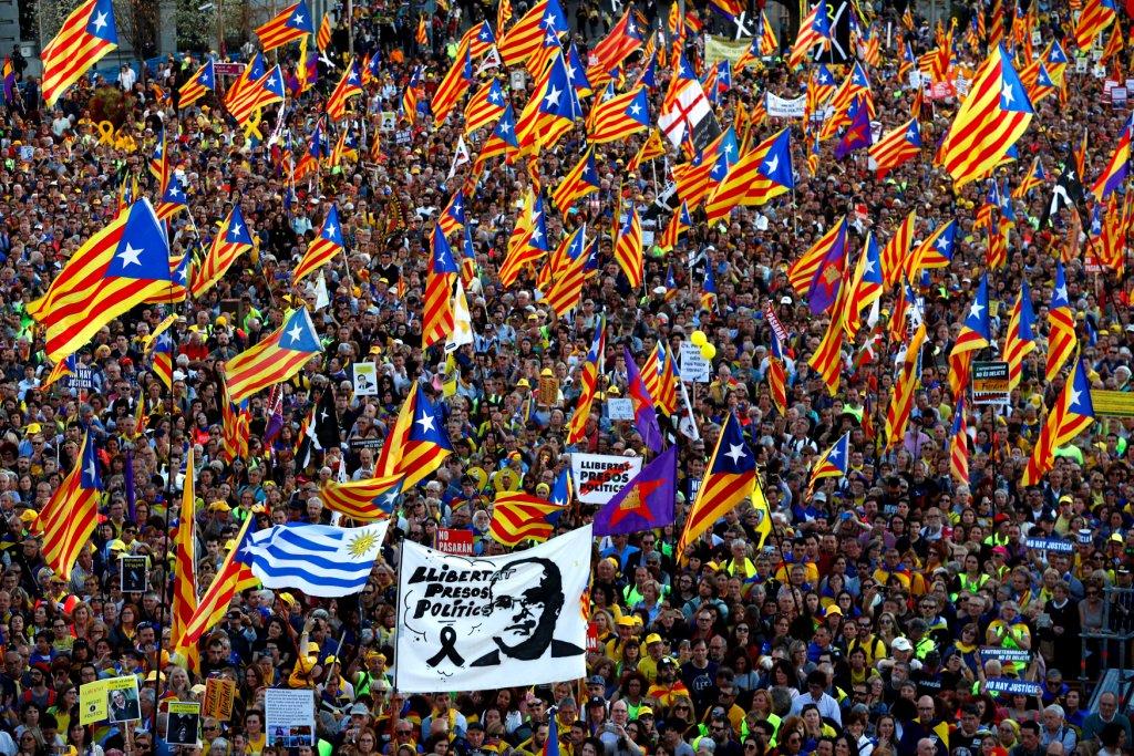 Muchos separatistas en Cataluña consideran que los acusados son "prisioneros políticos". Reuters