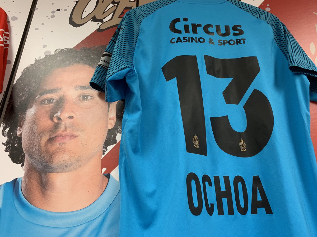 Guillermo Ochoa fue titular durante el enfrentamiento Standard Lieja vs Waasland (Twitter Standard de Liége)
