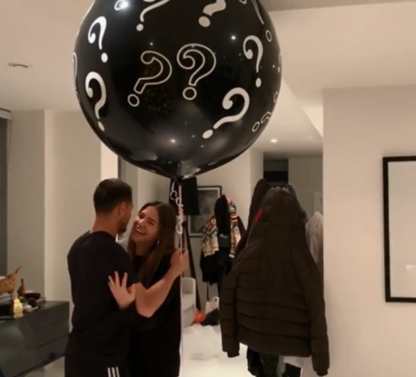 Javier Hernández y Sarah Kohan revelaron el sexo de su bebé (Especial)