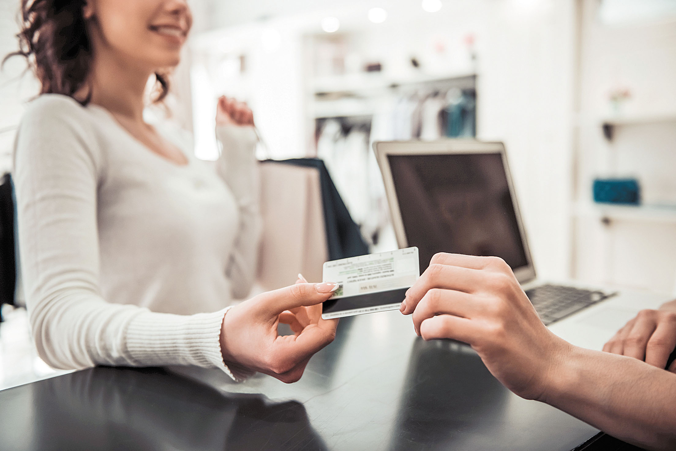 La tecnología tiene la capacidad de bajar los costos. (Shutterstock)
