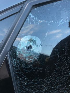 El hombre, quien dijo tener 32 años, fue diagnosticado con un impacto de bala expuesta, y fue trasladado a un hospital cercano. (Especial)