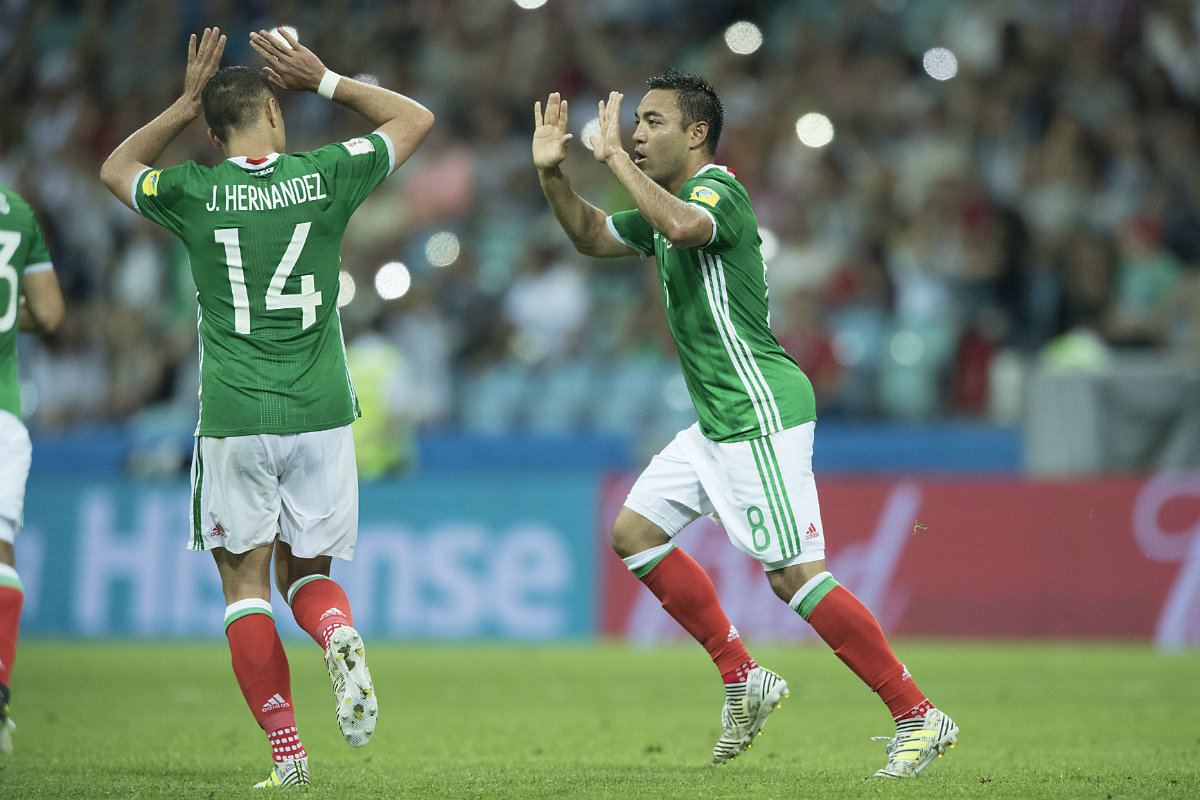 Javier Hernández y Marco Fabián (Imago7)
