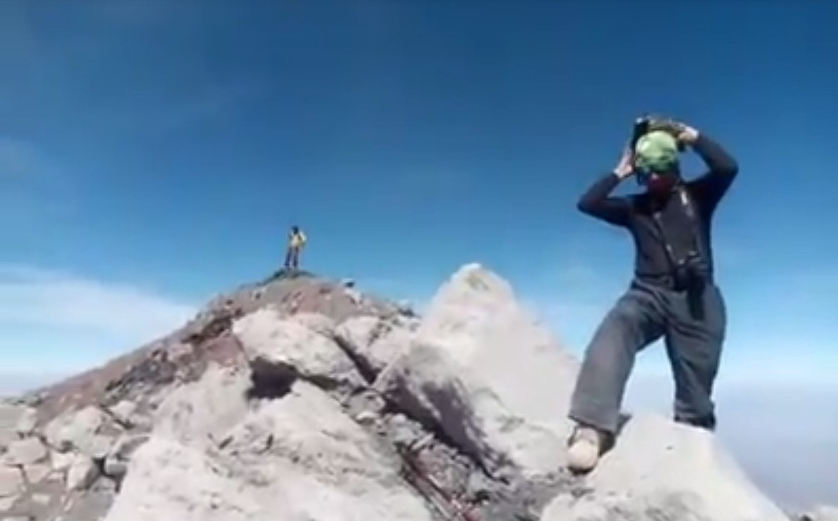 Popocatépetl identifican a jóvenes que subieron a cráter de volcán Grupo Milenio Popocatépetl identifican a jóvenes que subieron a cráter de volcán Grupo Milenio