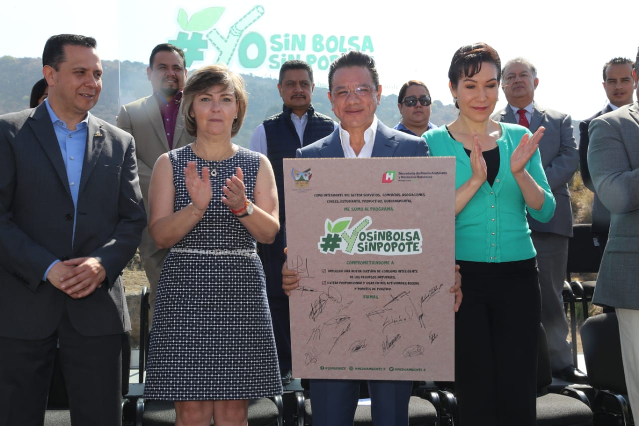 Busca Semarnath eliminar uso de bolsas y popotes plásticos en Hidalgo. (Jorge Sánchez)