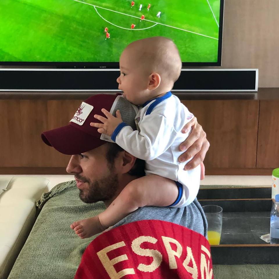 Enrique Iglesias y su hijo Nicholas (Facebook)