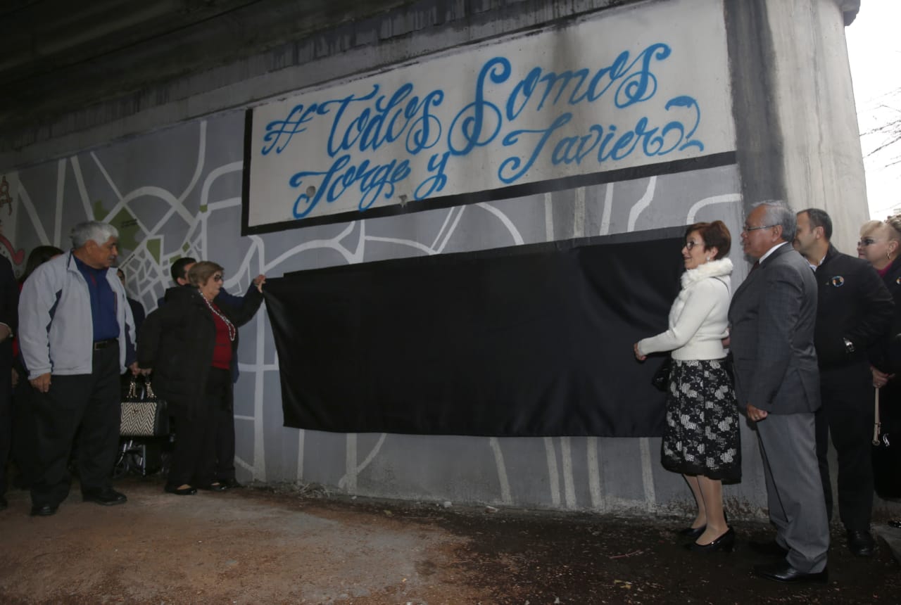 Familiares y autoridades develan placa por estudiantes asesinados en Tec de Monterrey/Ariana Pérez.