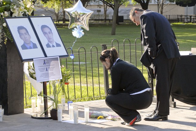 Familiares recuerdan a estudiantes asesinados con un altar/Cuartoscuro.