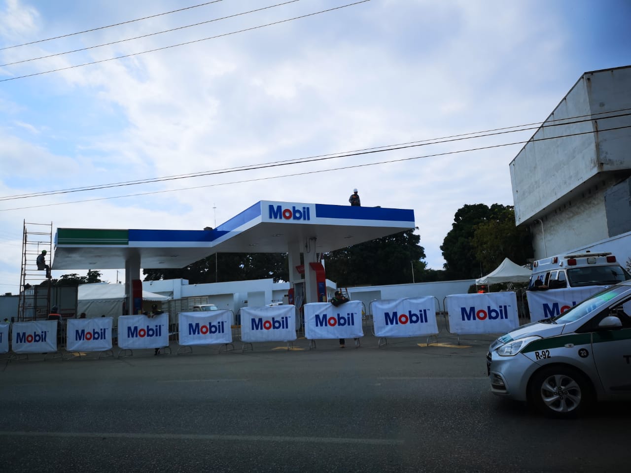 Inauguración de gasolinera Mobil en Tampico.