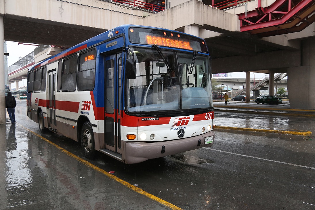 Unidad del transmetro de Metrorrey (Foto: Leonel Rocha).