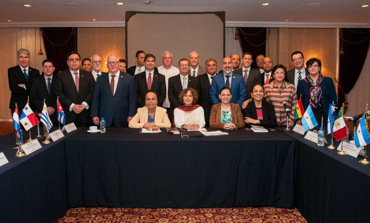 La secretaria de Educación se reunión con embajadores de América Latina y el Caribe. (Selene Flores)