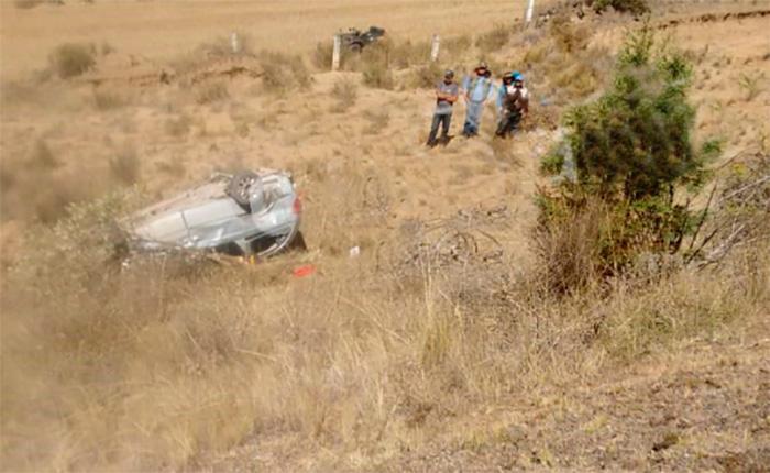 La unidad volcó a un costado de la autopista, lo cual ocasionó que el edil auxiliar perdiera la vida de manera inmediata  (Especial)