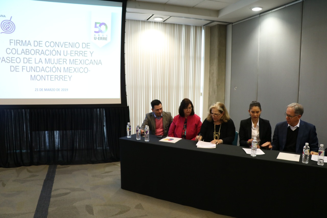 El acuerdo permitirá que entre ambos se realicen actividades de promoción de los derechos de la mujer. Foto: Gustavo Mendoza