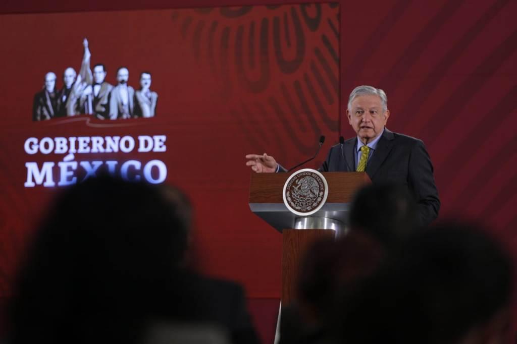 AMLO aseguró que la CNTE no busca controlar nuevamente las plazas. | Omar Franco