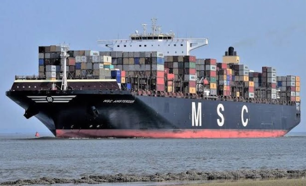 Buque porta contenedores MSC AMSTERDAM.