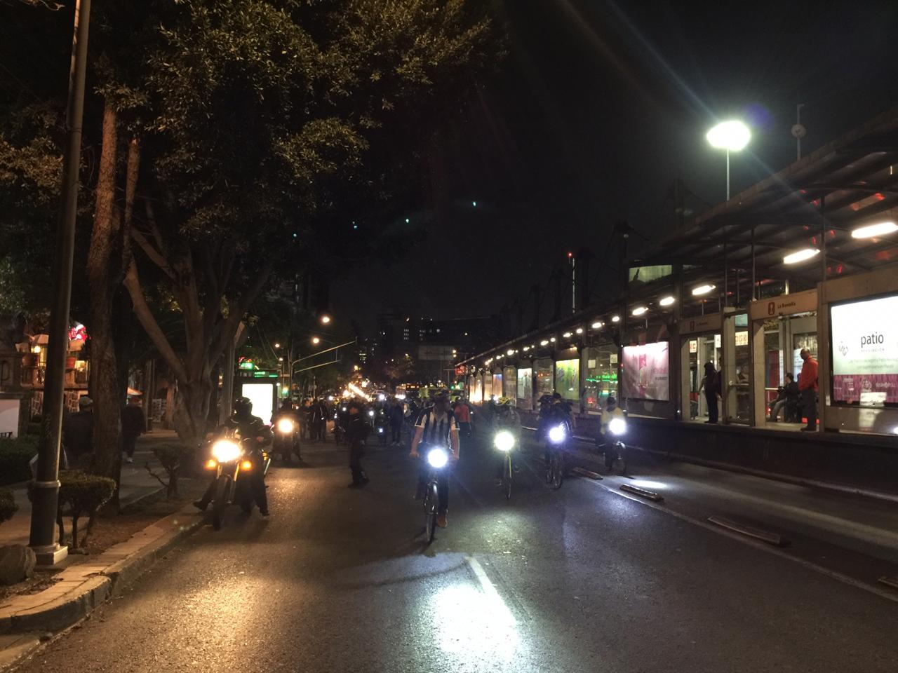 Ciclistas bloquearon parte de la avenida Insurgentes. (Omar Brito)