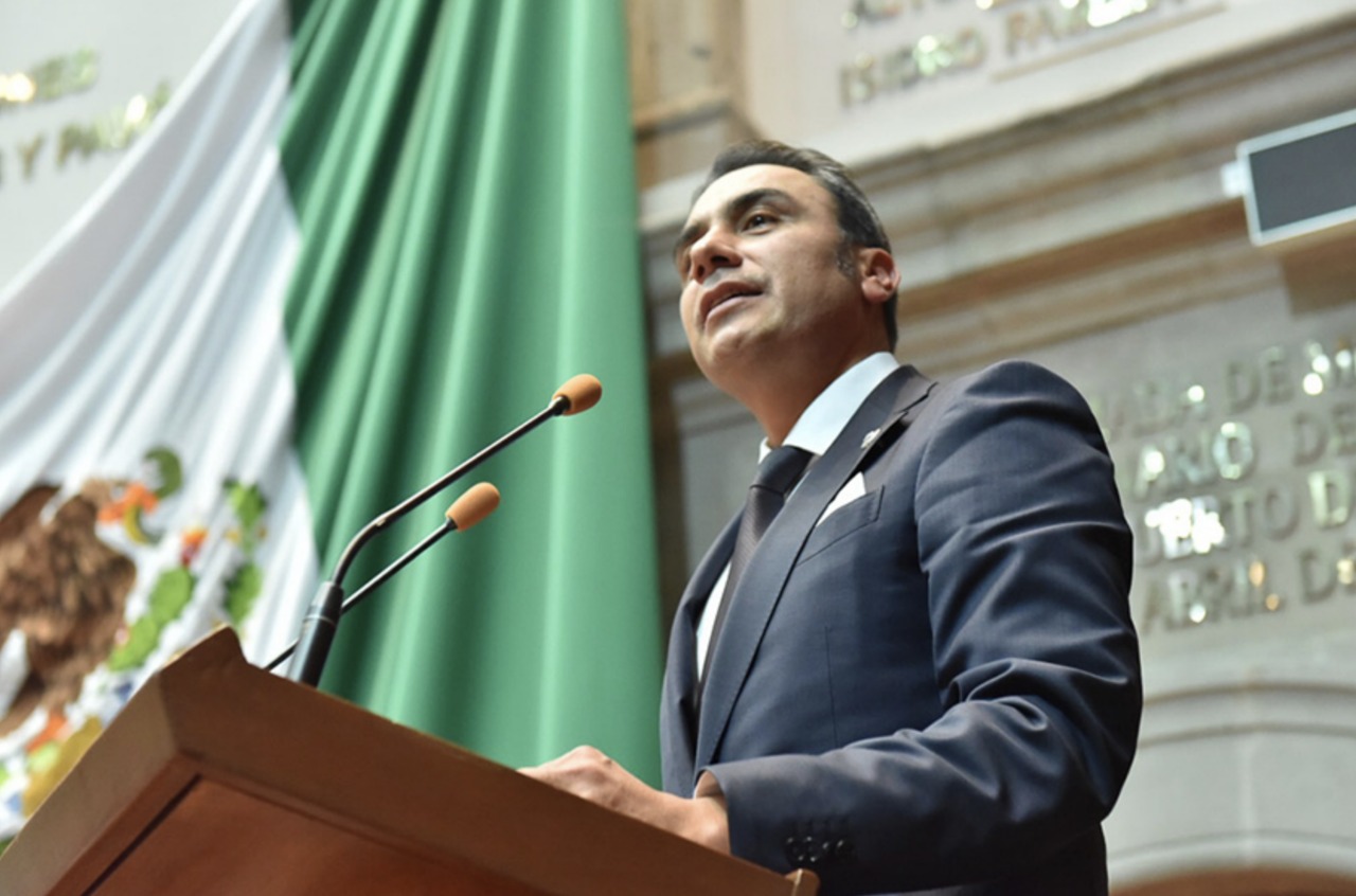Se conmemoró el 213 aniversario del natalicio de Benito Juárez García