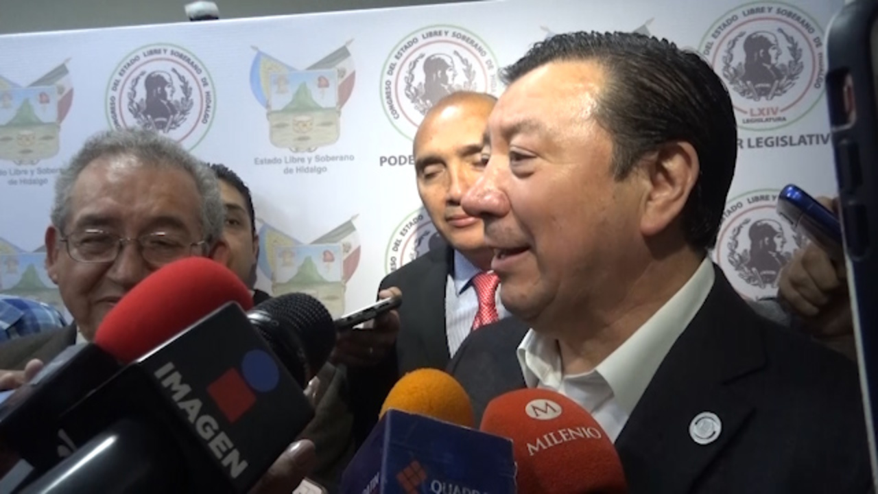 Reunión con diputados y Gerardo Sosa Castelán presidente del patronato de la UAEH