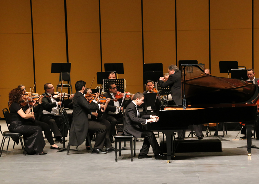 El joven pianista Sergio Vargas participa por tercera vez con la Camerata de Coahuila. (Martín Piña)