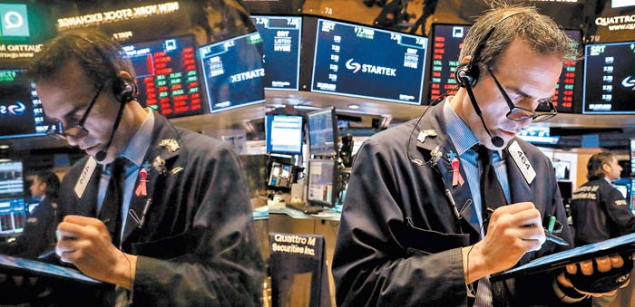 Los inversionistas mundiales están nerviosos. Reuters