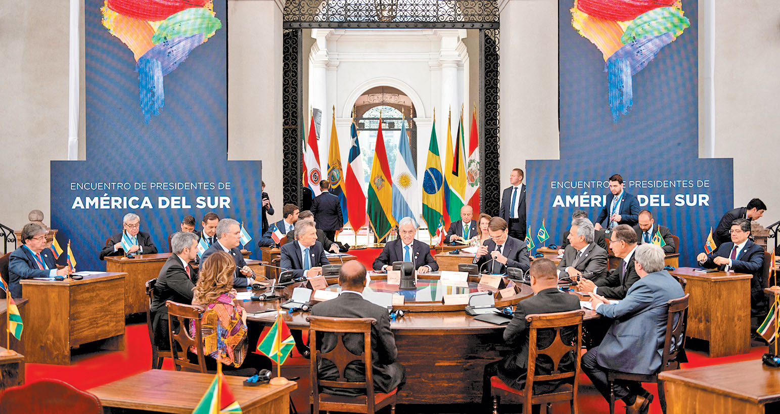 La reunión, que juntó a siete presidentes, tuvo como sede el Palacio de La Moneda, en Santiago, Chile. (Reuters)