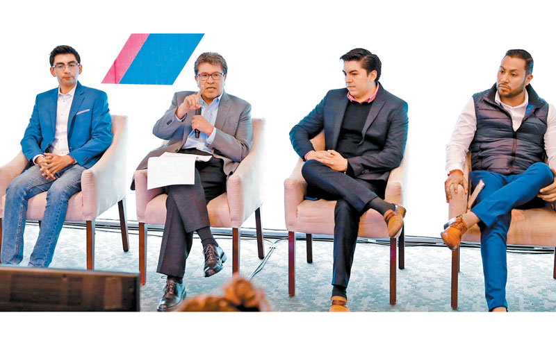 El presidente de la Junta de Coordinación Política, Ricardo Monreal, participó en el foro “Escuela de Políticos”. (Especial)