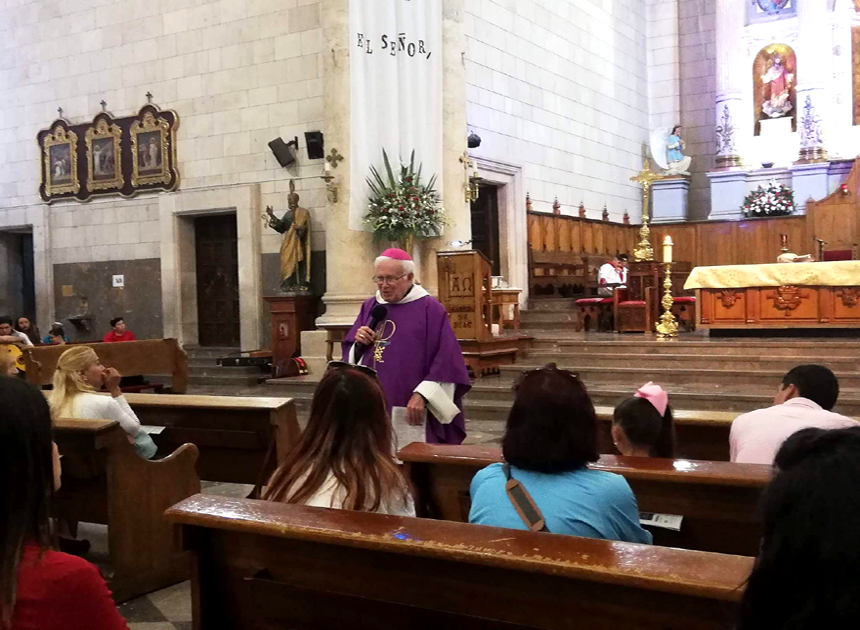 "Están destruyendo nuestro hábitat,  la vida humana y la vida de los animales, todo se lo van a acabar”, apuntó el Monseñor. (Ana Ponce)