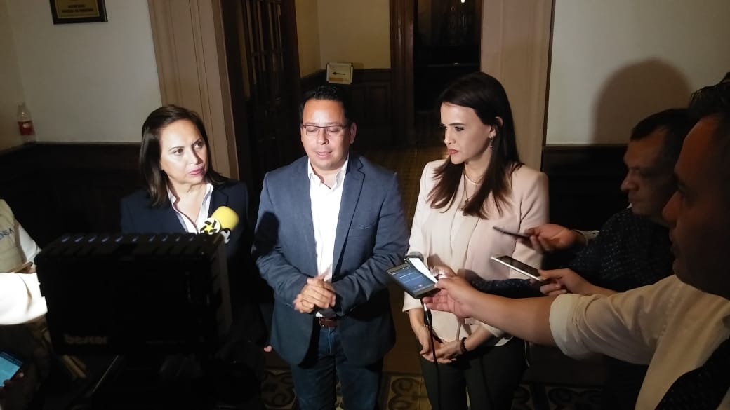 La reunión se prolongó poco más de una hora. (Eduardo Mendieta)