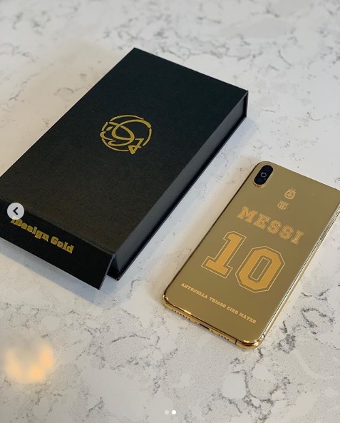Lionel Messi recibe smartphone bañado en oro de 24 kilates (Especial: @iDesignGold)