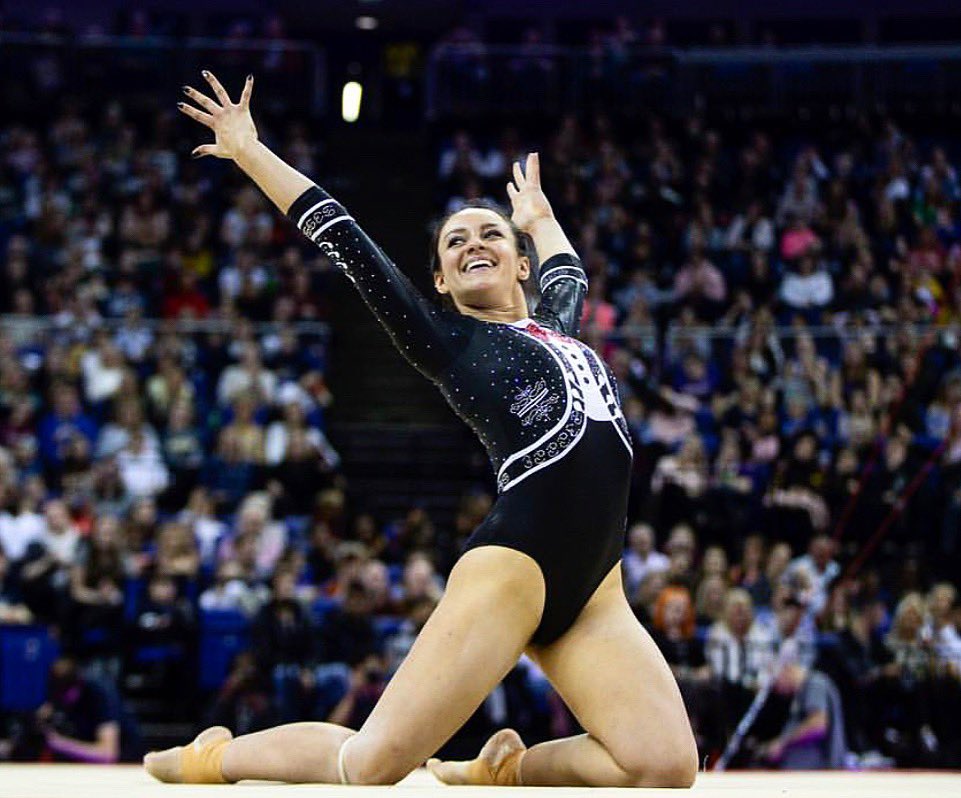 Ana Lago, la 'gimnasta mariachi' (Twitter @analago95)