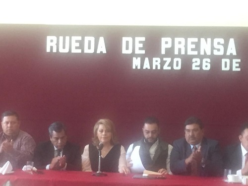 En conferencia de prensa se demandó esclarecer el crimen de un regidor. (Alicia Rivera)