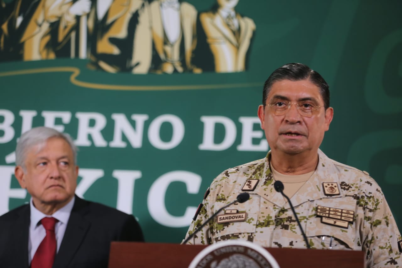 Andrés Manuel López Obrador y Luis Cresencio Sandoval. / Javier Ríos