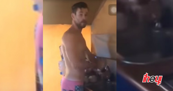 Chris Hemsworth es grabado mientras lava los trastes (Instagram)
