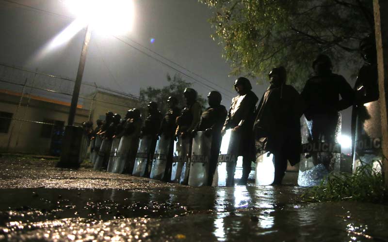 Elementos municipales, federales y militares se concentran en los centros penitenciarios. (Foto: Roberto Alanís)