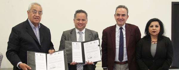 El gobernador Guillermo Pacheco Pulido y el titular de la Unidad de Inteligencia Financiera de la Secretaría de Hacienda y Crédito Público, Santiago N