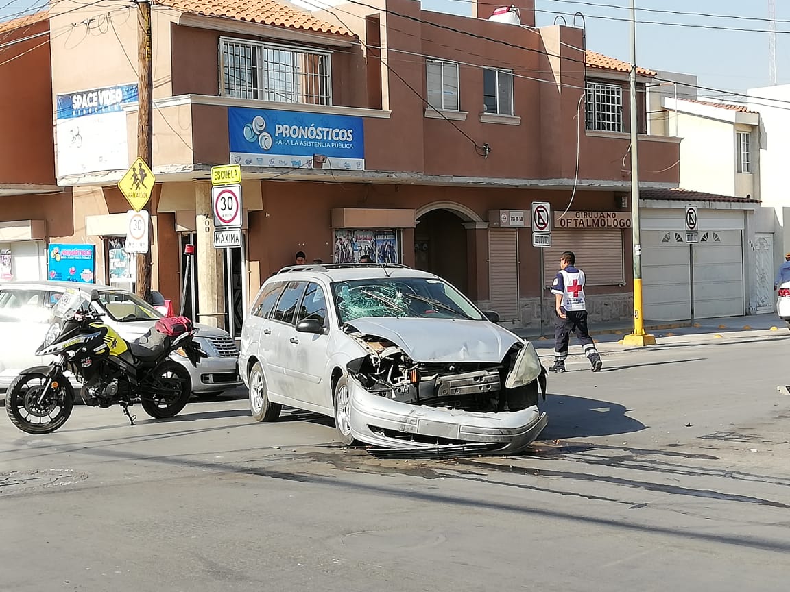 El choque ocurrió en la calle Francisco I. Madero y Avenida Escobedo. (Notivox Digital)