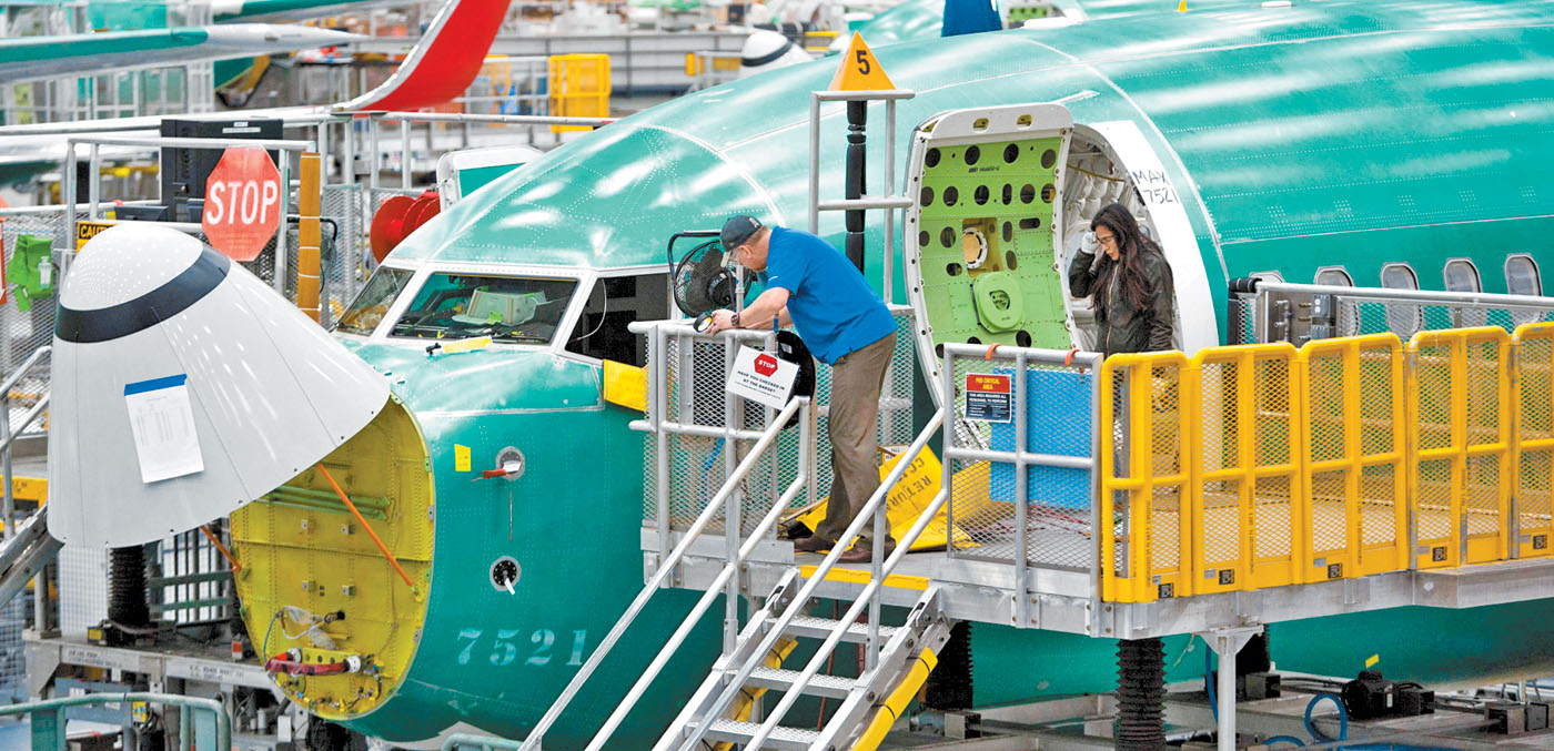 La compañía sigue ensamblando los aviones en su planta de Renton, Washington. (Jason Redmond/AFP)