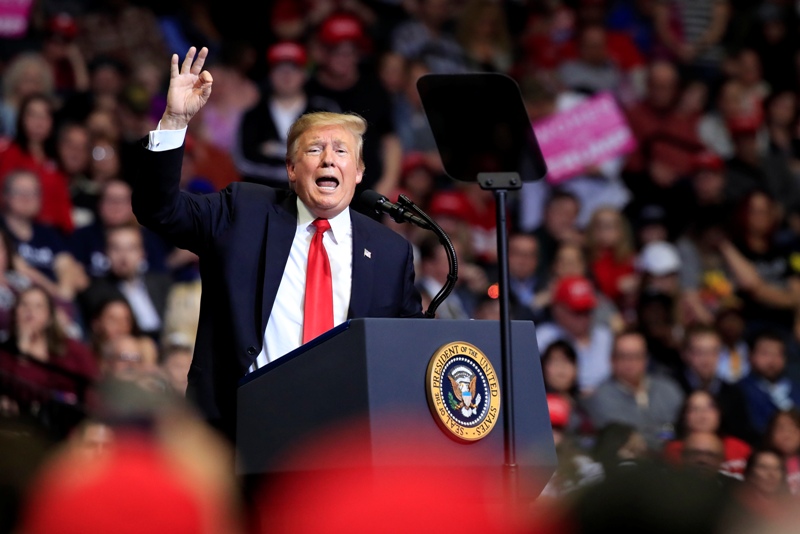 Donald Trump durante el mitin en Michigan. (AFP)