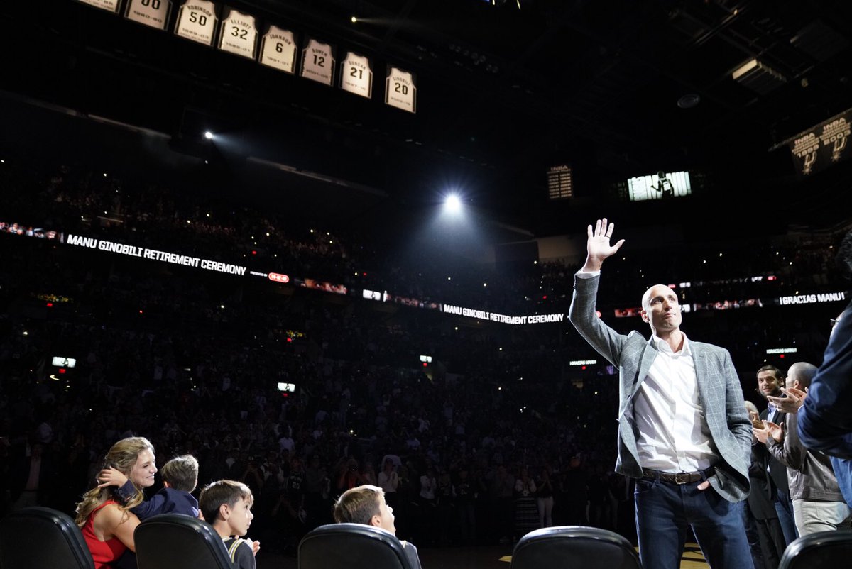 El número 20 de Ginóbili es retirado (@spurs)